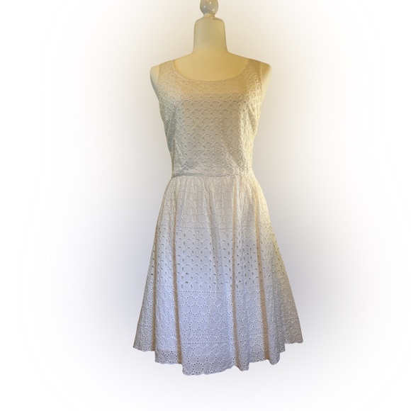 Old Navy Dresses & Skirts - Old Navy White Pleated Midi Sundress
